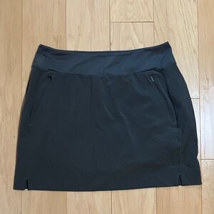 Athleta olive green skirt. EUC SIZE SMALL